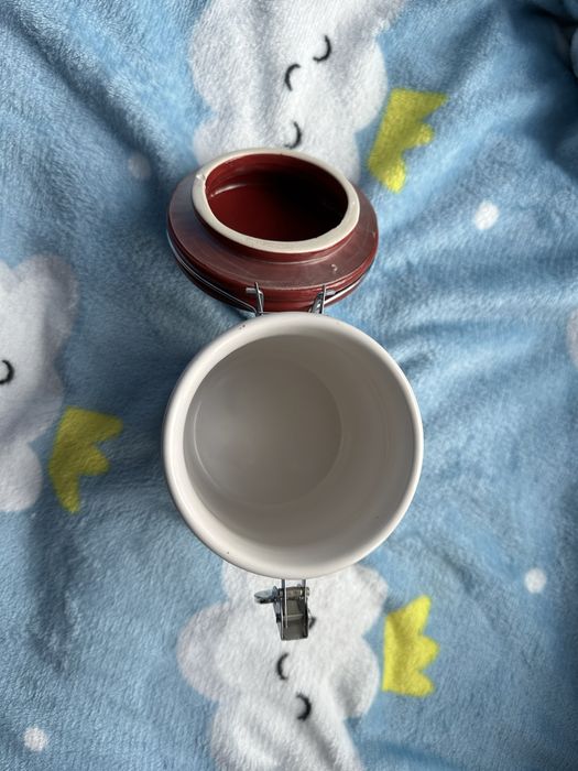 Большая чашка и Сахарница