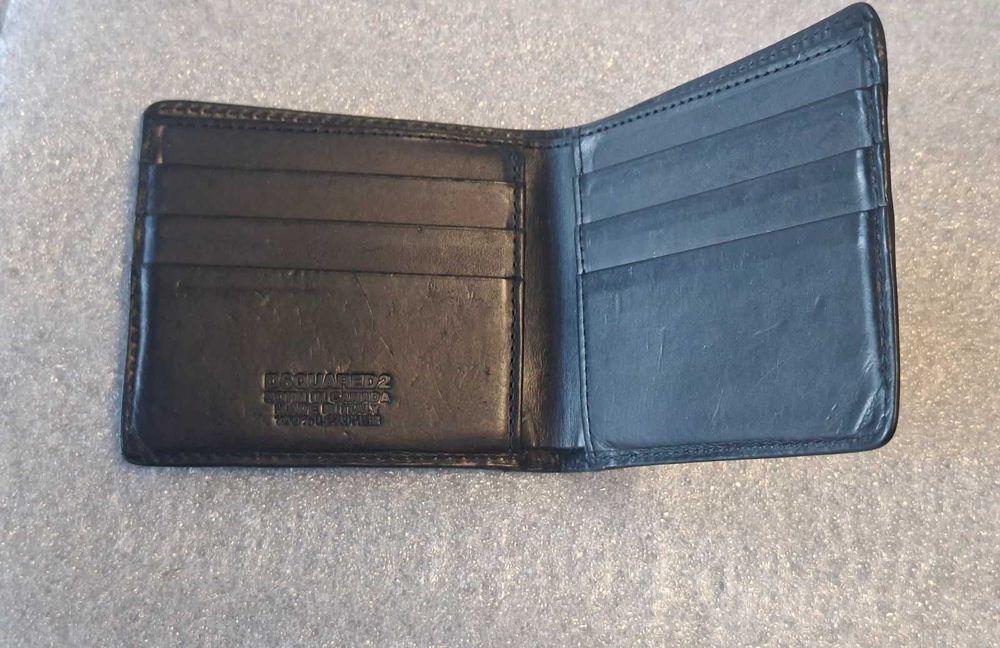 Skórzany portfel Dsquared2 w kolorze czarnym