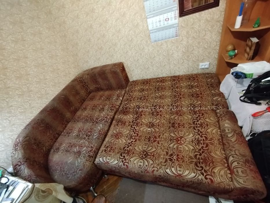 Диван кутовий б/в