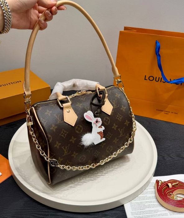Шкіряна кожаная сумка Louis Vuitton Speedy в розмірі 25 *19*15 см з плечевим ремнем