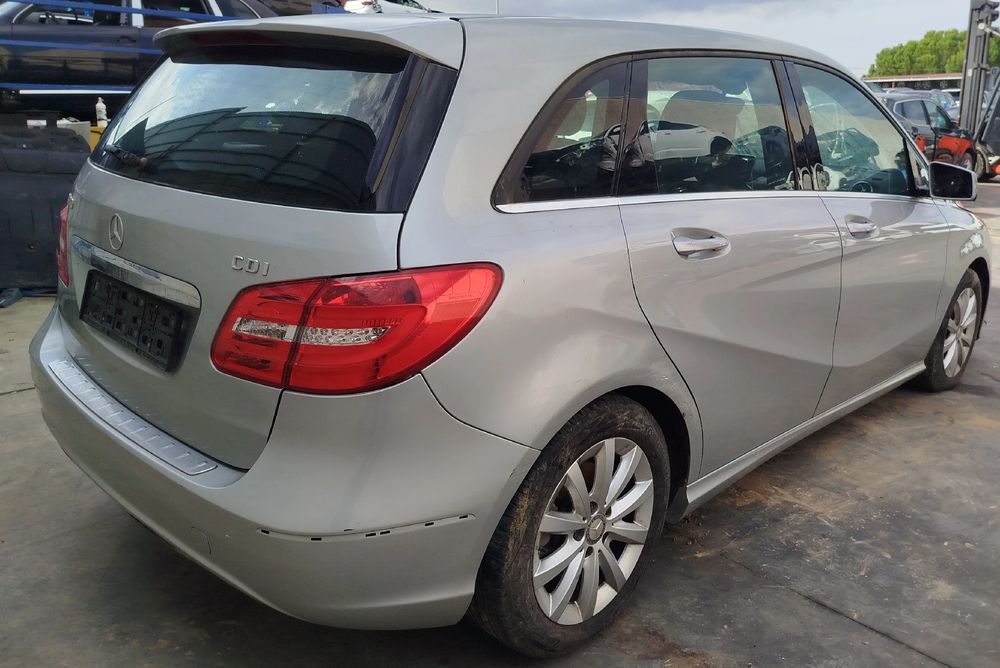 Para peças MERCEDES-BENZ Classe B (W246, W242)
