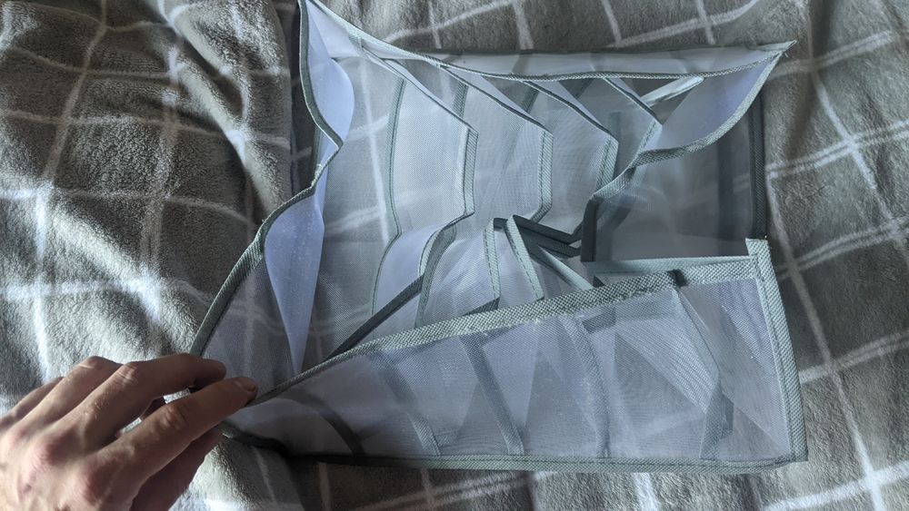 Органайзер для одягу, комірки.