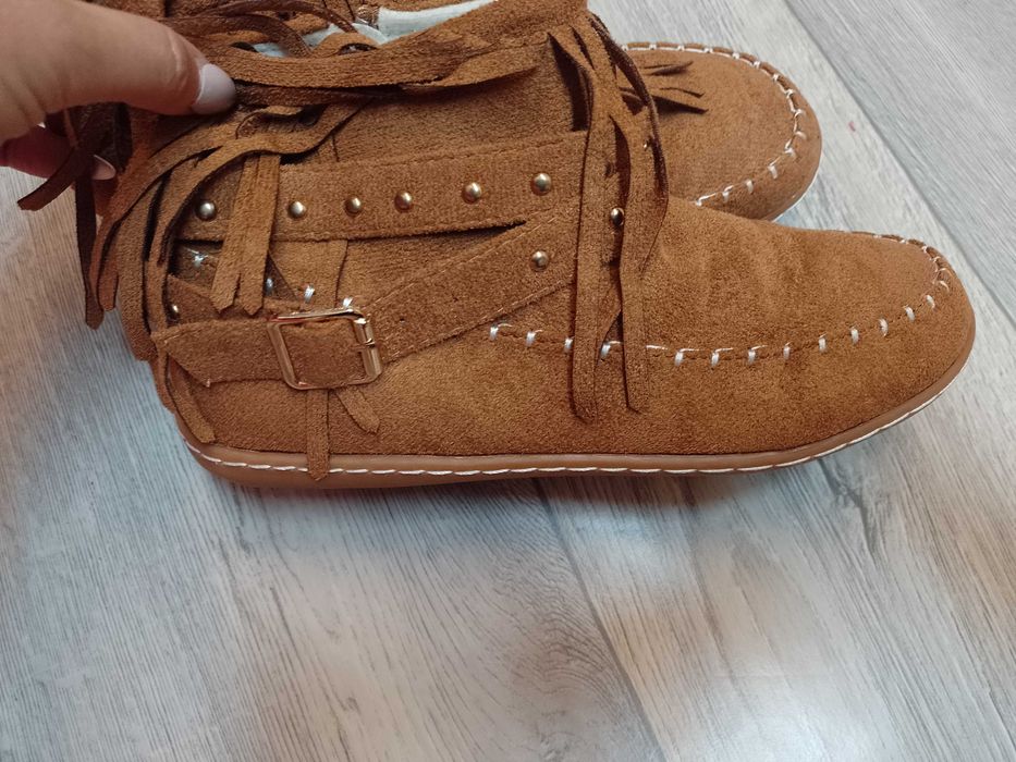 (39) Brązowe z frędzlami Botki kowbojki na szeroką stopę, Nowe