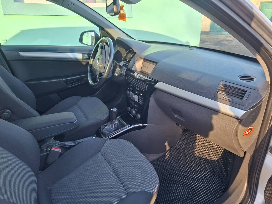 Opel Astra H, 2010 рік