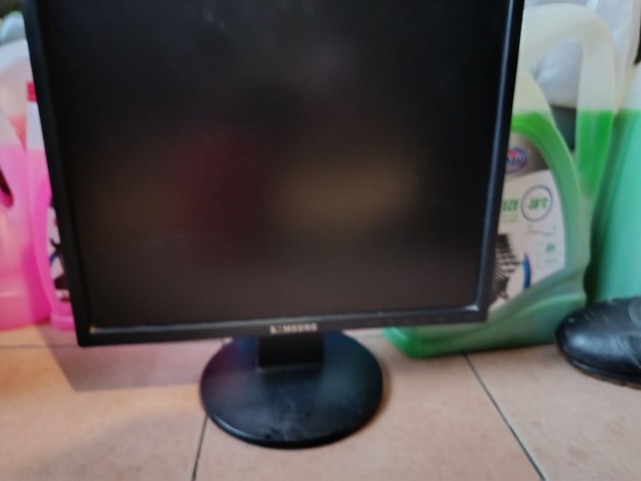 Продам манітор самсунг.