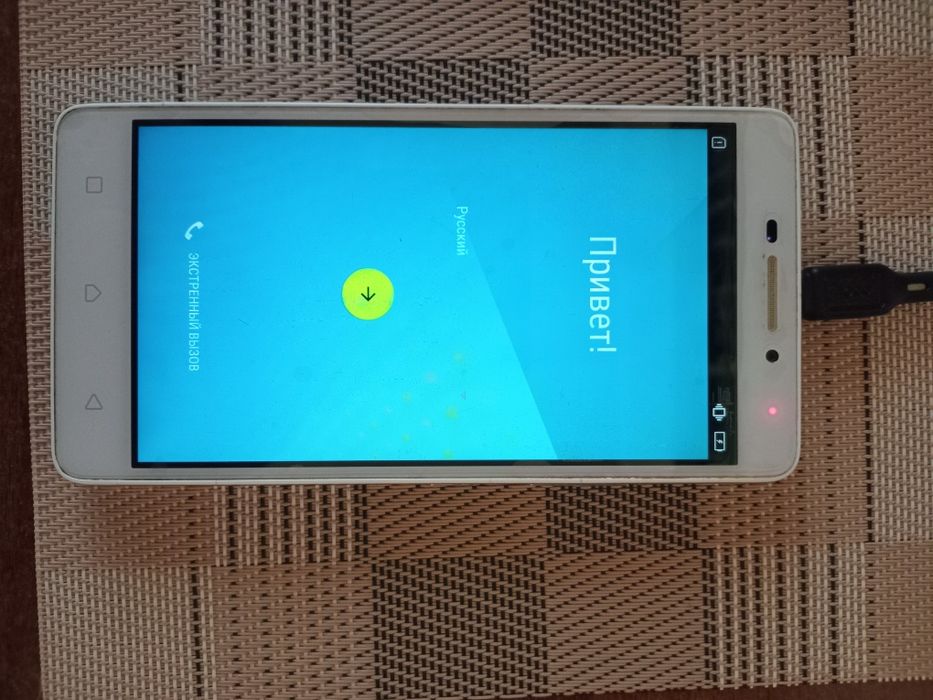 Продам смартфон Ленова