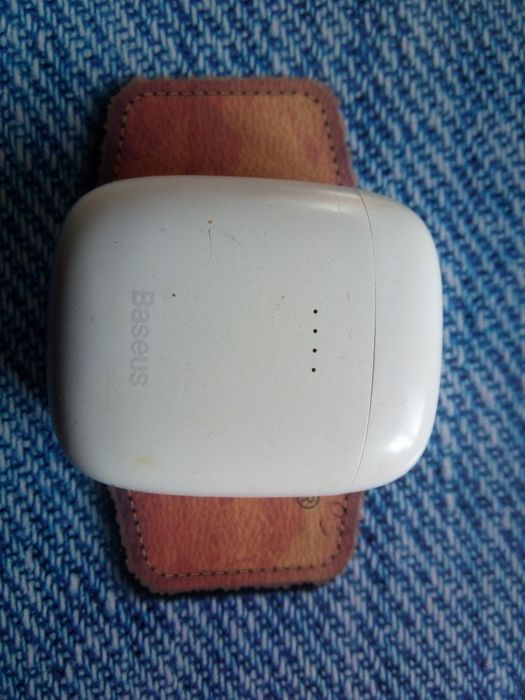 Продам безпровідні навушники