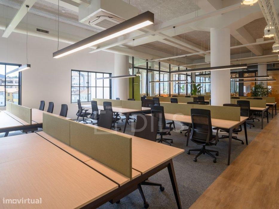 Office for rent on Latino Coelho, in Bonfim, Porto