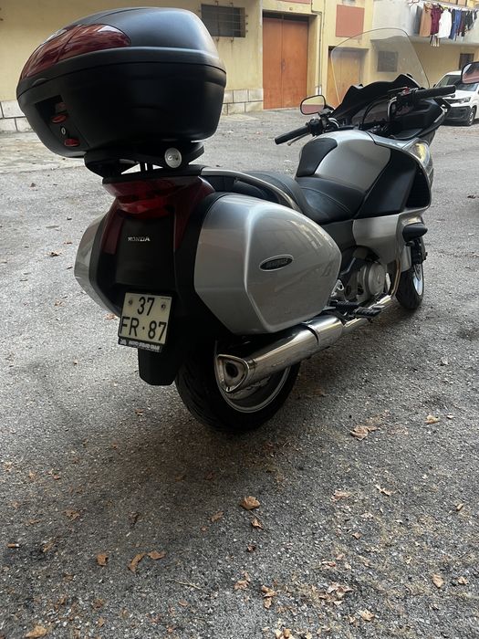 Honda Deauville NT700V ABS – 2008 – Equipada para Viajar