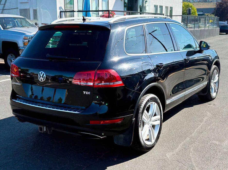 Volkswagen Touareg Executive      2013