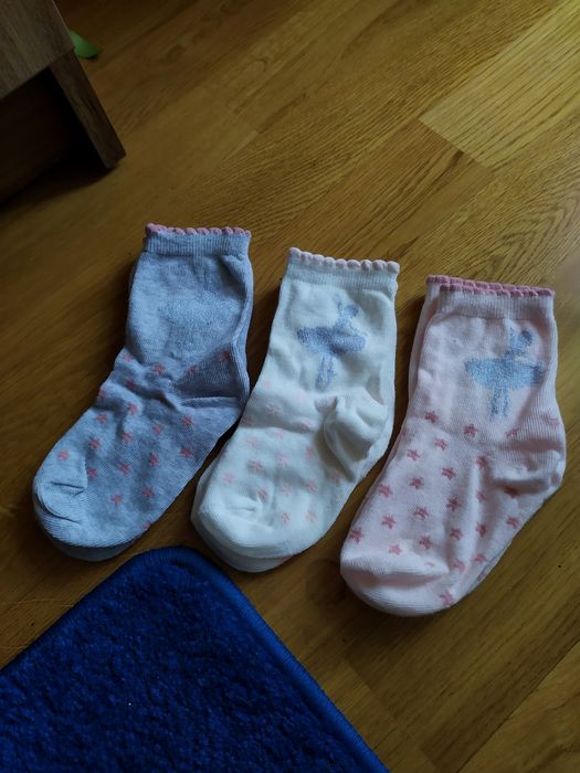 Nowe skarpetki dziecięce 104-110