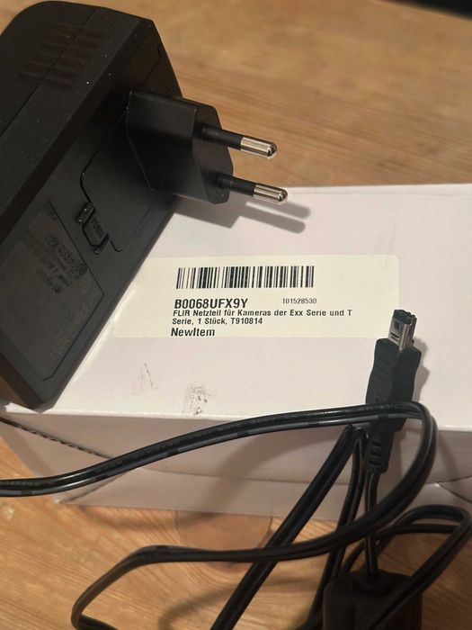 Kamera termowizyjna FLIR K55 + Stacja dokująca + retraktor + 2 baterie