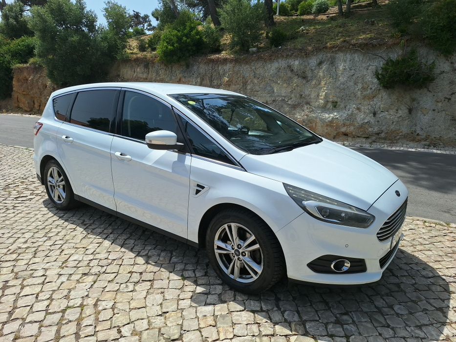 7 lugares, automática poucos kms aceito retoma