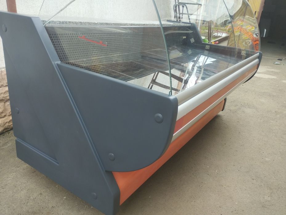 Холодильна вітрина