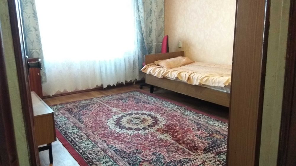 Продам 2-х комнатную квартиру на Лазурном