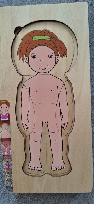Drewniana układanka edukacyjna Ciało, anatomia człowieka- dziewczynka