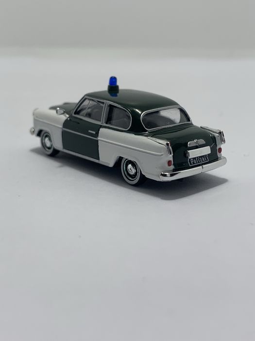 Borgward Isabella da Herpa escala 1/87