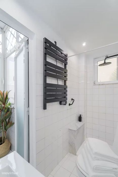 Apartamento T1 com 1 casa de banho na Estrela