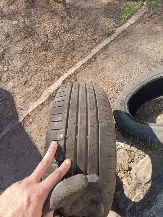 Продам резину  205*55*16  215.60.16