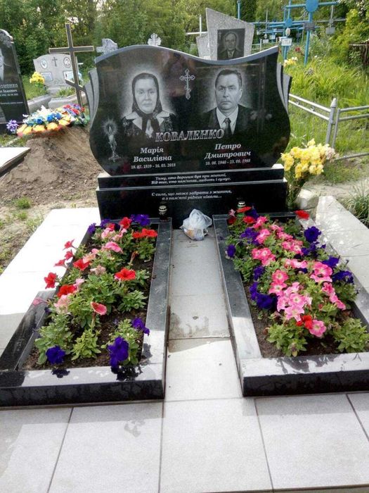 памяники з граніту