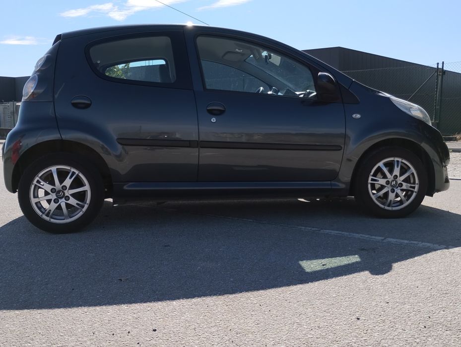 Citroën C1 com poucos km 2012
