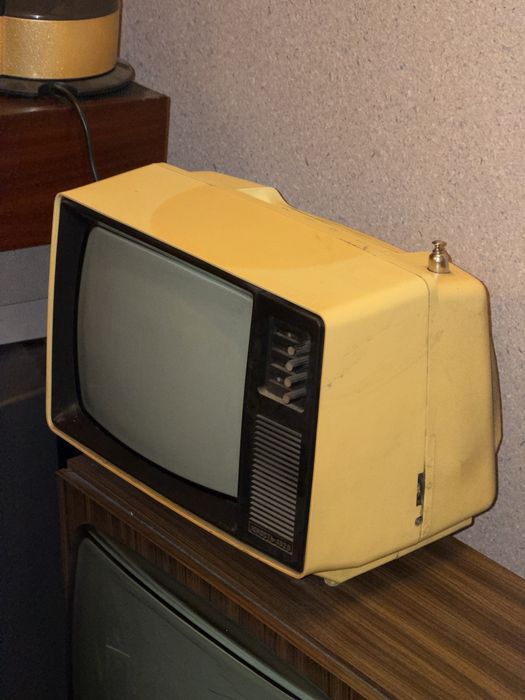 Retro telewizor prl