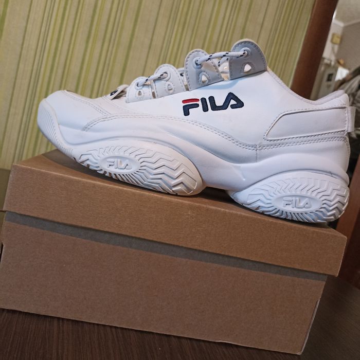 Кросівки демісезонні.