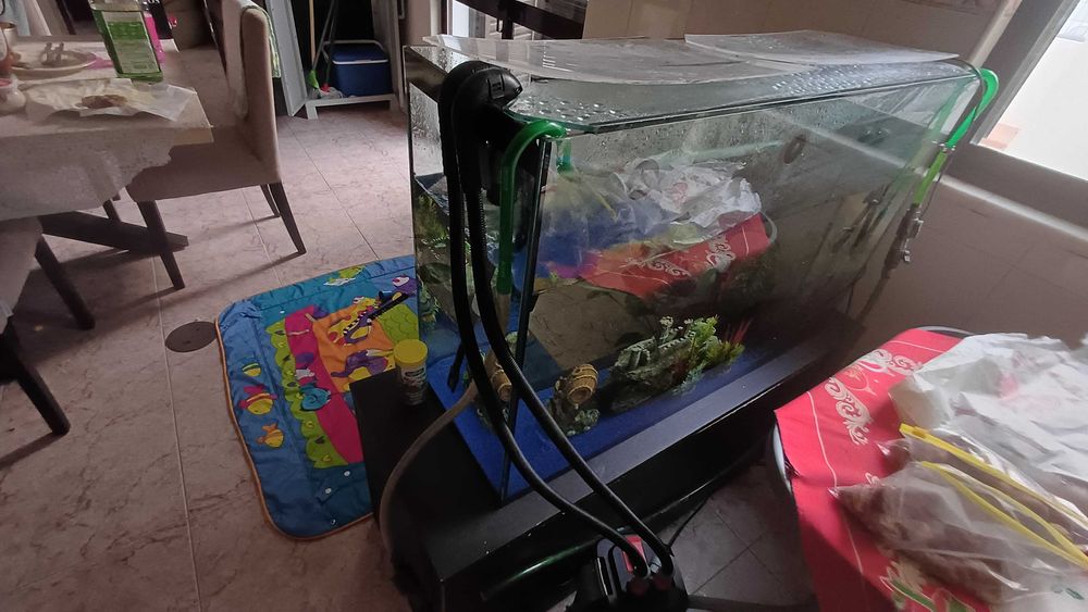 2Aquarios 1 300L e outro 120L+ 2 bombas exteriores de 200L cada