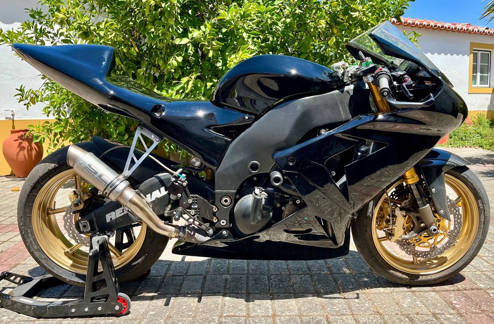 Kawasaki ZX10R 2005 PISTA