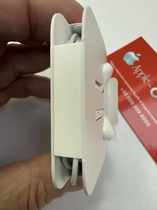Apple EarPods with Remote and Mic-нові ОРИГіНАЛ!!
