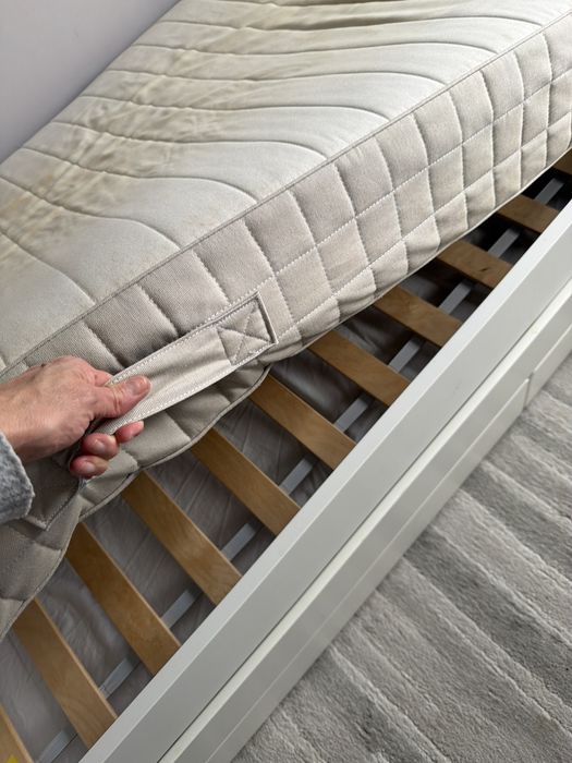 Colchão de molas ikea