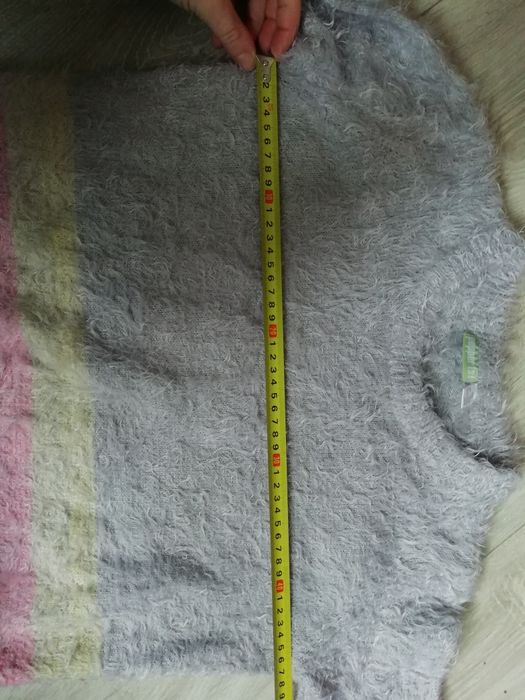 Damski sweterek kolorowy miły M