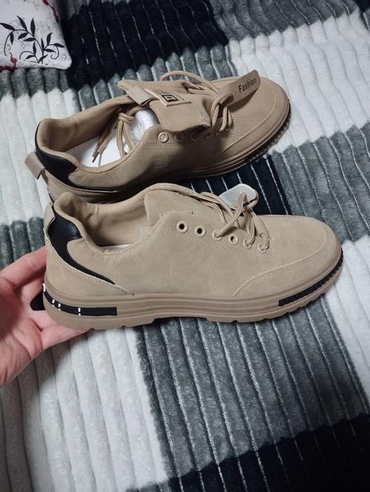 Чоловічі кросівки