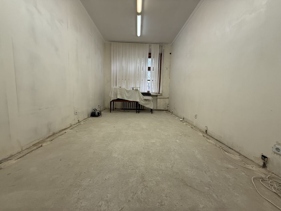 Продаю 4 комнатную квартиру в центре города. Дом специалистов.