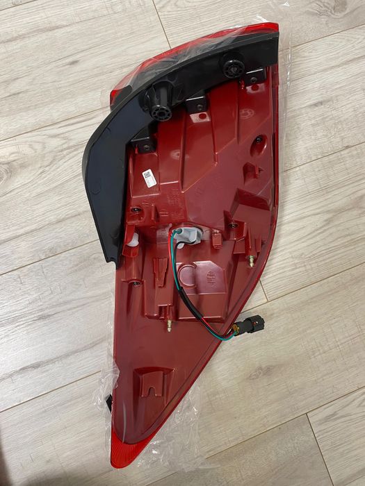 Задні габаритні вогні кіа спортейдж 3