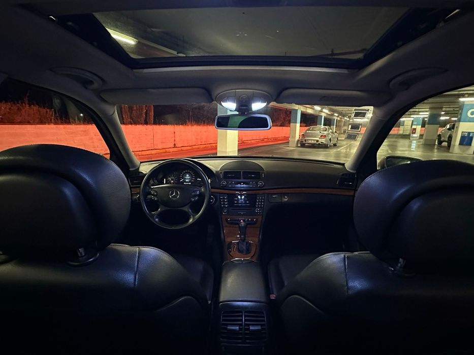 Mercedes Benz Class E 220 CDI  08
