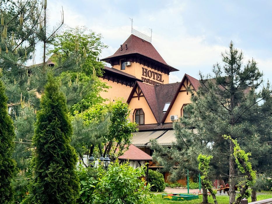 Продаж БІЗНЕС ЦЕНТРУ”KRAKOW”та Ресторанно-Готельного Комплексу /в КИЄВІ на Берестейському шосе