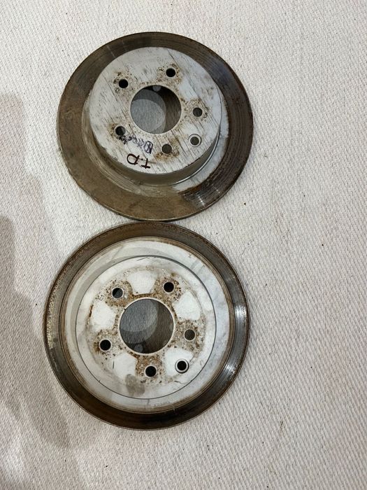 Задні тормозні диски Nissan leaf 10-17