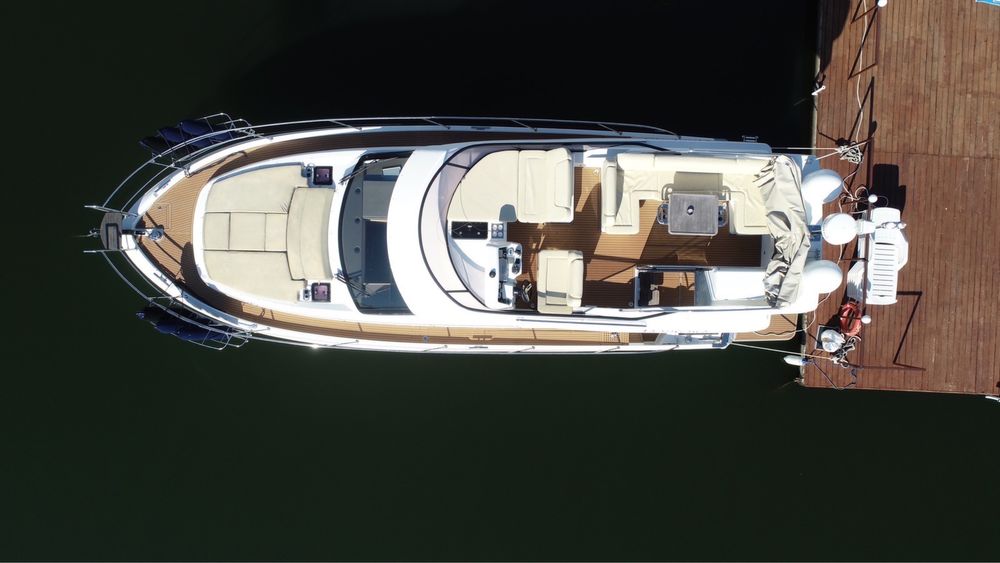 Яхта Bavaria 42 Virtes