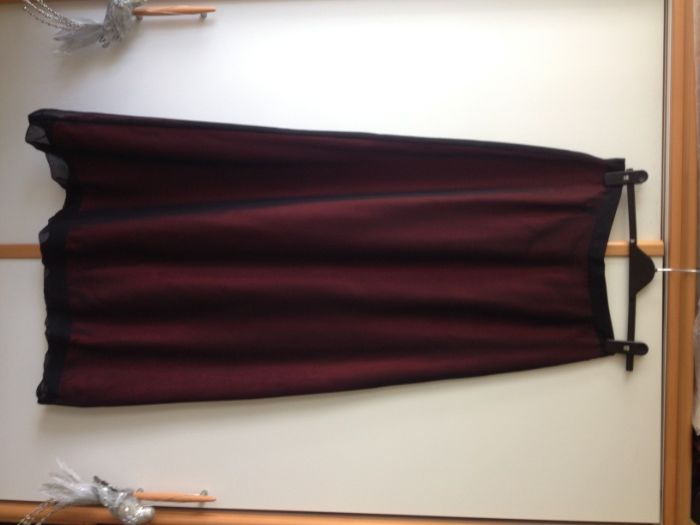 Spódnica czarna, szyfonowa na czerwonej podszewce