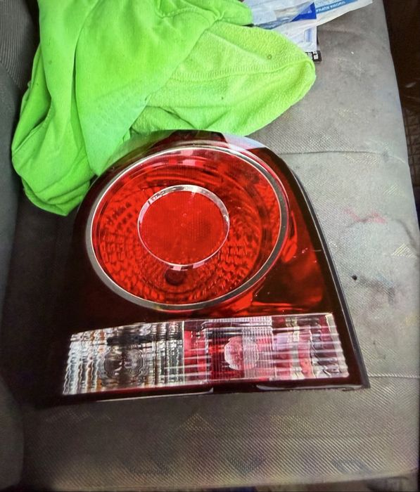 Lampa tylna volkswagen polo 9n