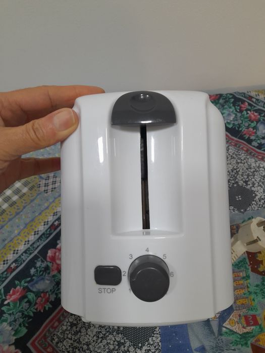 Torradeira da marca kiwi, 800w