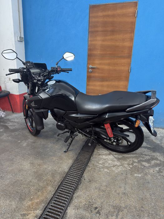 A venda cb125f 2024