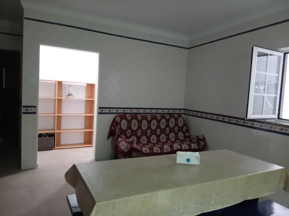 Alugo casa só com contrato Periferia Torres Vedras / Freguesia Ventosa