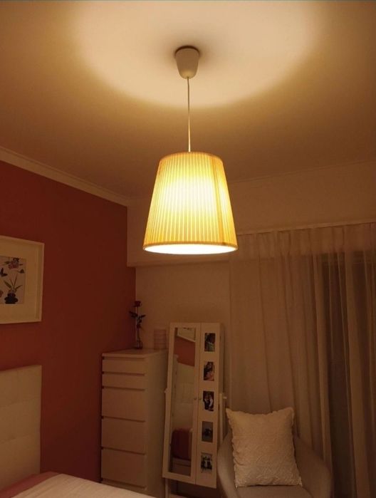 Cadeiras e outros artigos praticamente novos! Vários Preços.