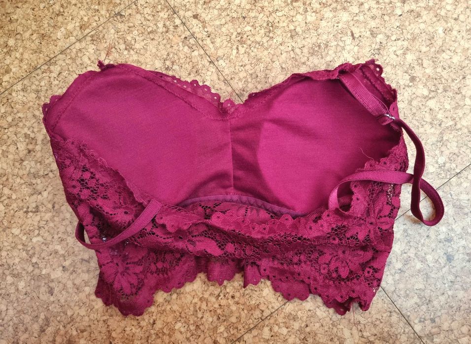 Top curto/ soutien bordeaux rendado, tamanho XS