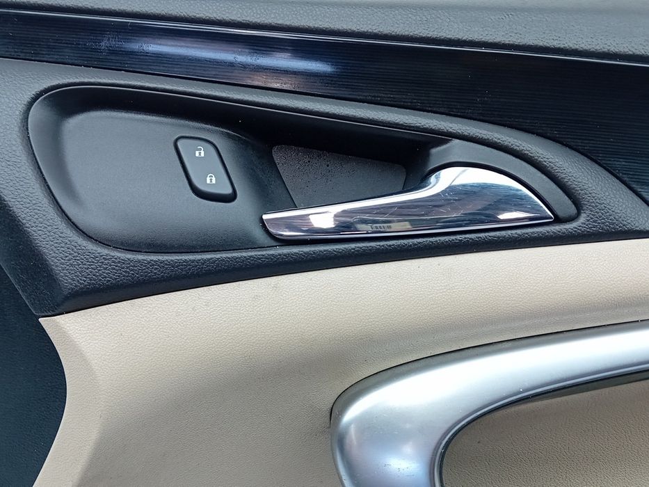 Forra porta / quartela frente direita OPEL Insignia A Sports Tourer (G
