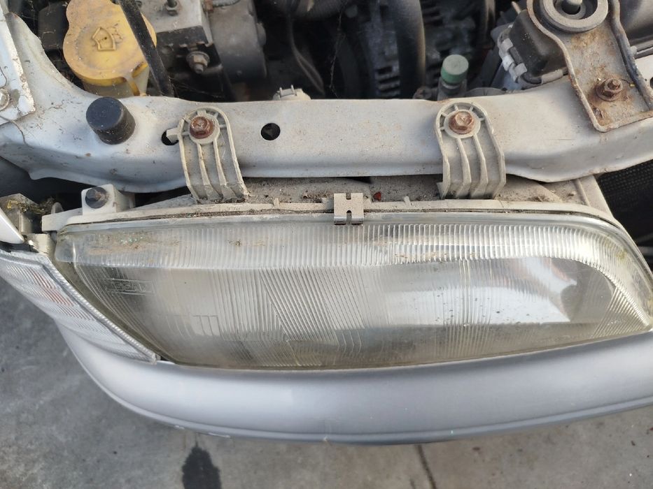 Ótica / farol direita NISSAN Primera Wagon (WP11)