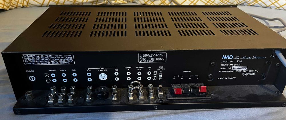 Wzmacniacz NAD 3020