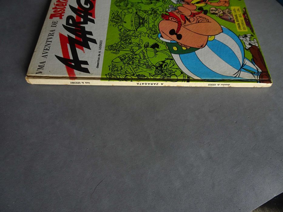 Livro Ibis - Astérix - A Zaragata (capa dura)